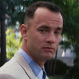 Fotografía de Tom Hanks, actor que encarna al personaje de ficción Forrest Gump