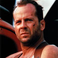Fotografía de Bruce Willis, actor que encarna al personaje de ficción John McClane